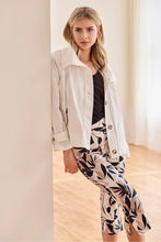 Load image into Gallery viewer, T Twill Jacket with Box Pleat Black: White
