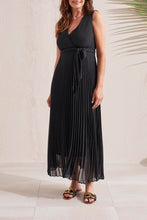 Load image into Gallery viewer, T Plisee Dress: Black
