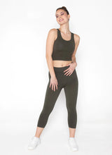 Load image into Gallery viewer, Bamboo 3/4 Length Leggings
