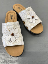 Load image into Gallery viewer, Clarks Merliah White Sandal
