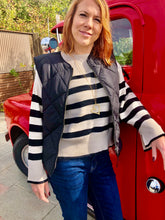 Load image into Gallery viewer, Soya Bomber Vest
