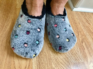 Snoozies Slippers: Polka Dots