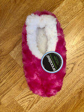 Load image into Gallery viewer, Snoozies Slippers: Chenille
