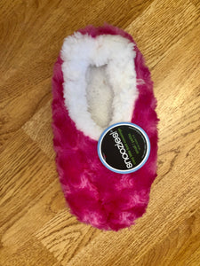 Snoozies Slippers: Chenille