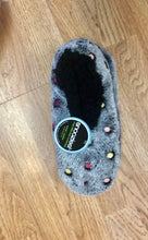 Load image into Gallery viewer, Snoozies Slippers: Polka Dots
