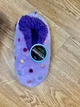 Load image into Gallery viewer, Snoozies Slippers: Polka Dots
