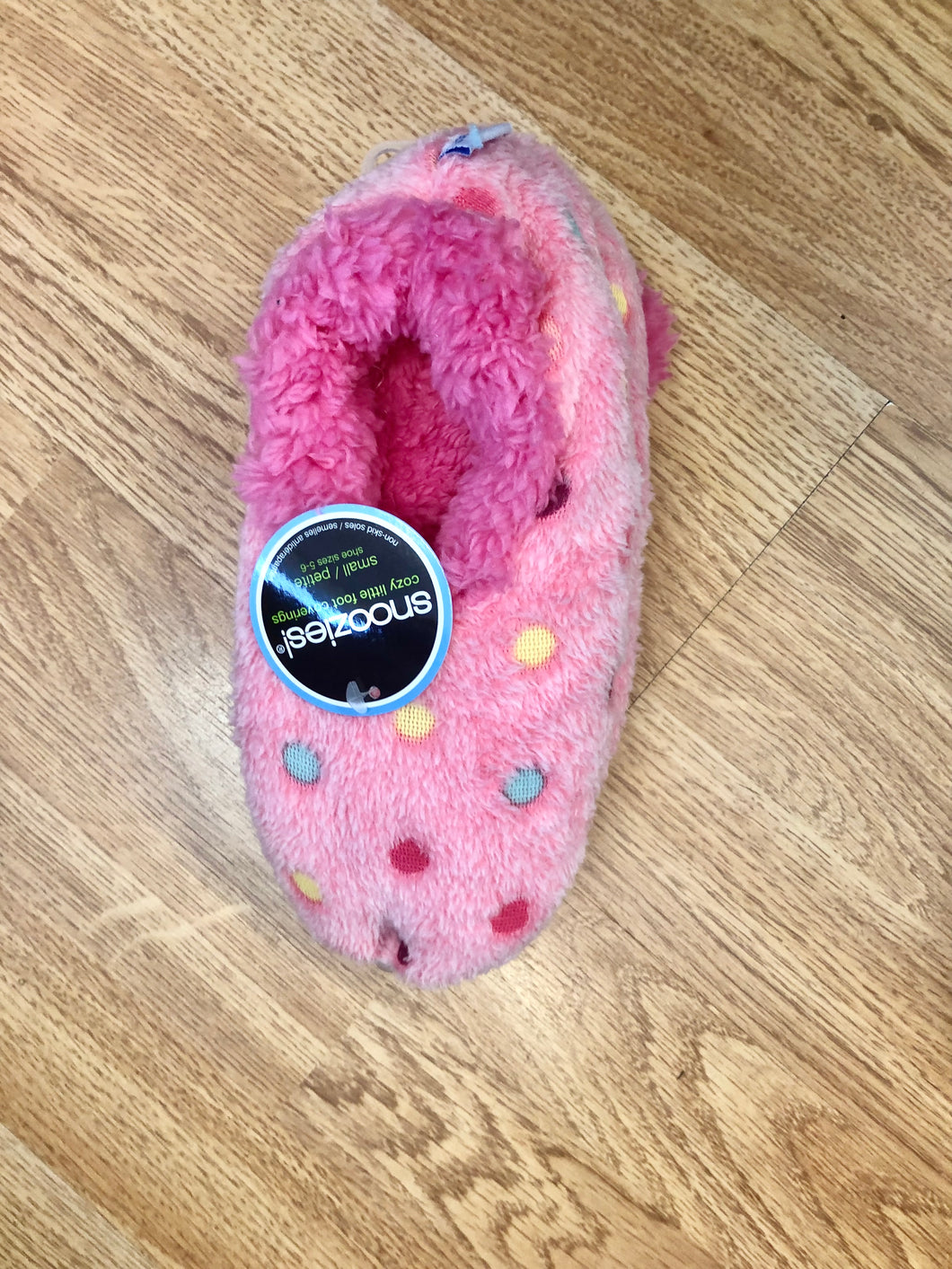 Snoozies Slippers: Polka Dots