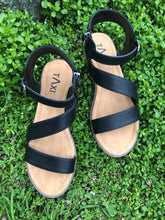 Load image into Gallery viewer, Miley Sandal : Tan or Black
