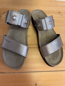 Naot Leather Sandal: Ashley Champagne