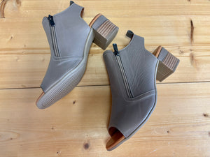 Gia Leather Sandal Taupe