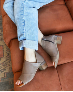 Gia Leather Sandal Taupe