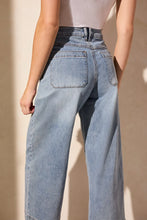 Load image into Gallery viewer, T Audrey Denim Light Wash Crop with Exposed Buttons

