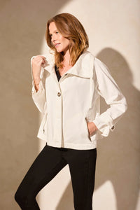 T Twill Jacket with Box Pleat Black: White