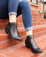 Load image into Gallery viewer, Alexis Ankle Boot BLACK, Powell River, BC
