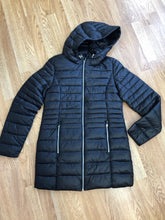 Load image into Gallery viewer, Ultra Light Hooded Puff 3/4 Jacket
