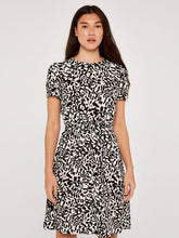 Load image into Gallery viewer, Short Sleeve White &amp; Black Dress, Fits to a T, BC, Canada
